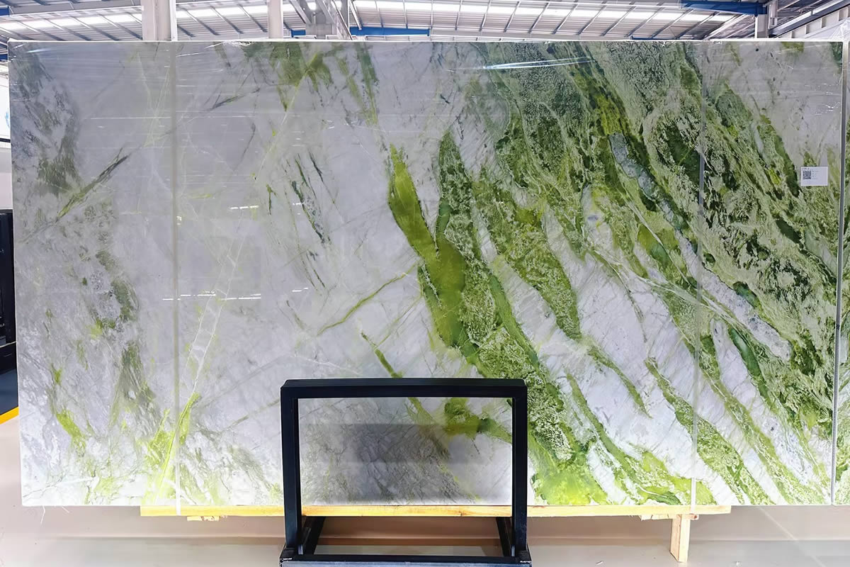 雪山翡翠